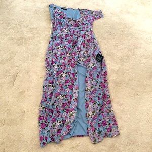 Never Worn Lulu’s Blue Floral Off-the-shoulder Maxi Dress